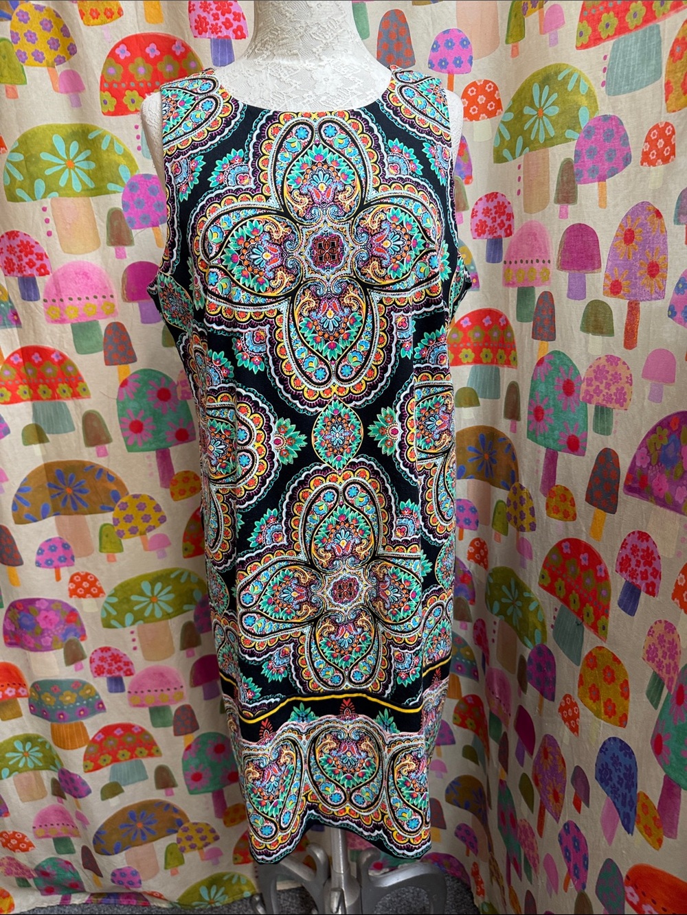London Times Black Multicolor Sleeveless Dress. Size 14